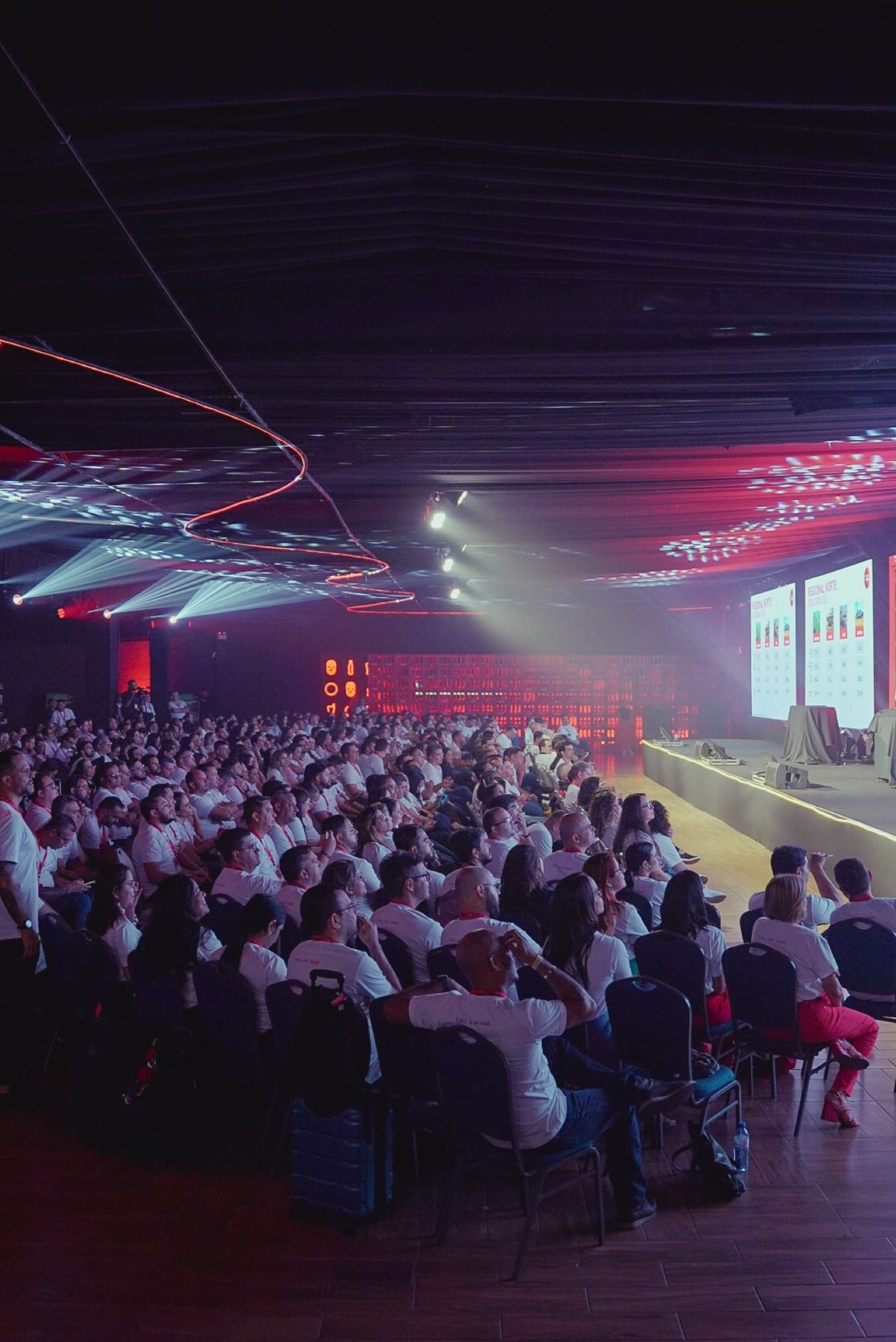 Convenção Solar Coca-Cola em Fortaleza, registro 12 — equipe, palco e ativação de marca